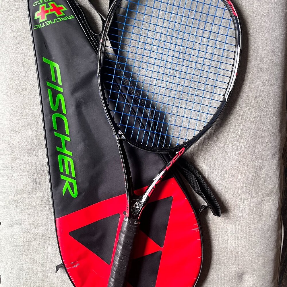 Fischer M Pro No 1  105 tennis racket grip 4 1/2 in